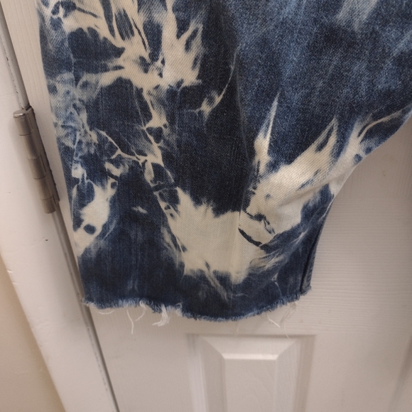 Mens Levi's shorts - Picture 4 of 7